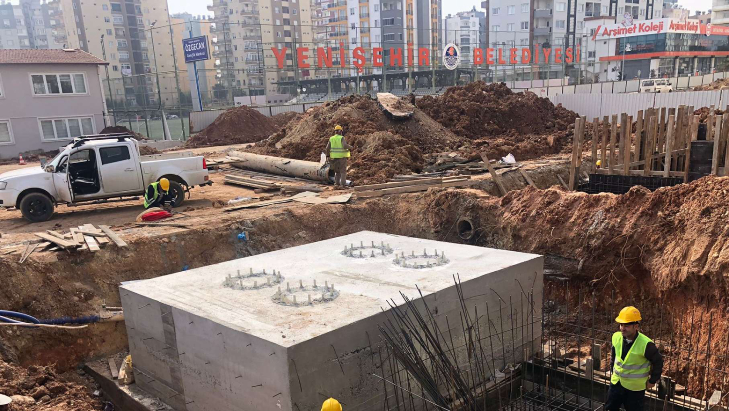 Göçmen Katlı Kavşağı Üst Geçitleri